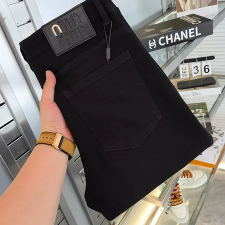 フェラガモ ジーンズ