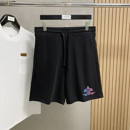 プラダ ショートパンツ