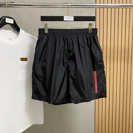 プラダ ショートパンツ