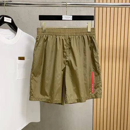 プラダ ショートパンツ