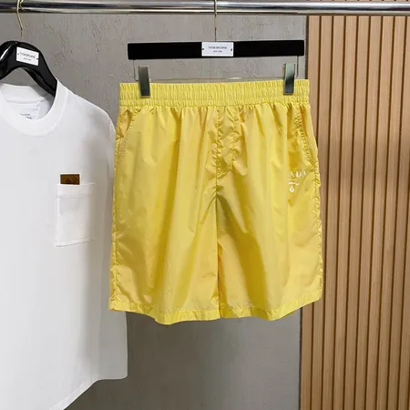 プラダ ショートパンツ