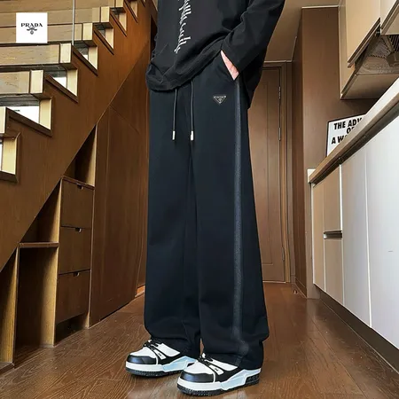 プラダ カジュアルパンツ