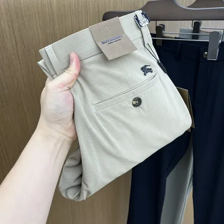 バーバリー ス カジュアルパンツ