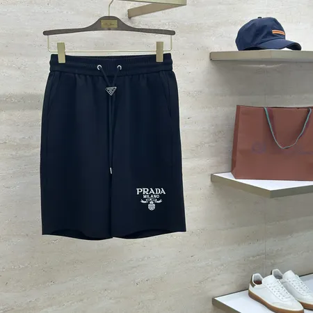 プラダ ショートパンツ