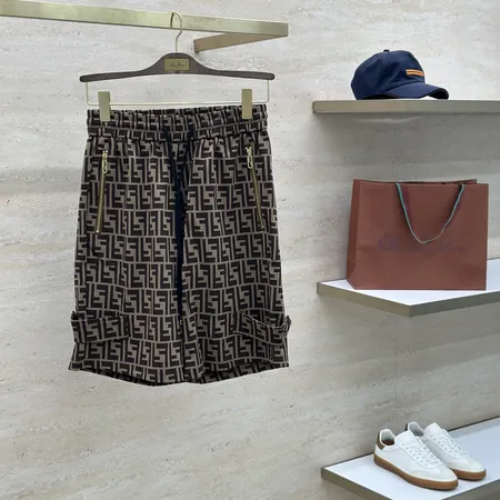 フェンディ ショートパンツ