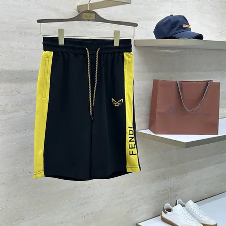 フェンディ ショートパンツ