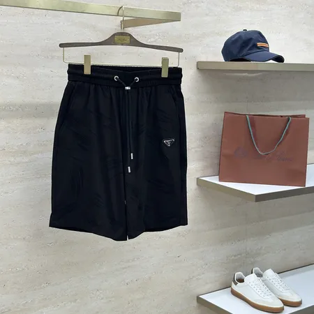 プラダ ショートパンツ
