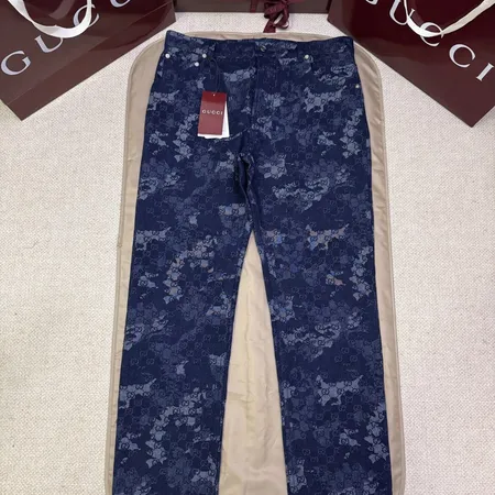 グッチ ジーンズ