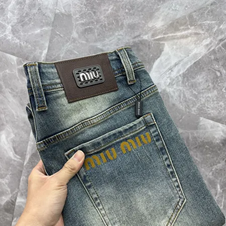 フェラガモ ジーンズ