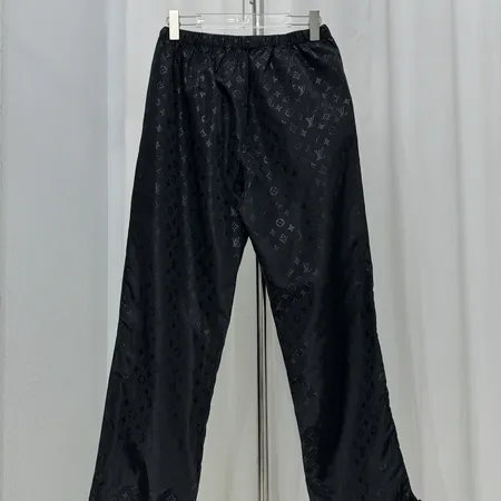 ルイヴィトン トレーニングパンツ