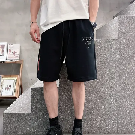 プラダ ショートパンツ