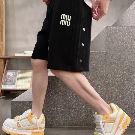 ステューシー ショートパンツ