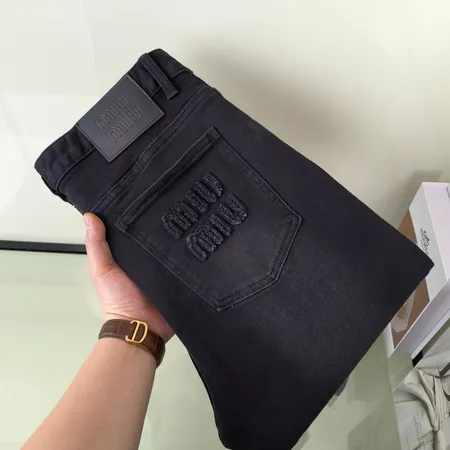 フェラガモ ジーンズ