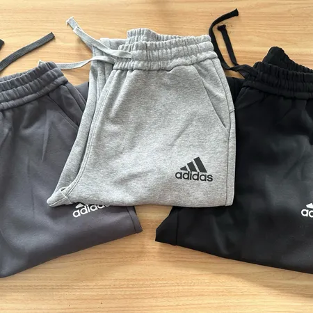 アディダス カジュアルパンツ