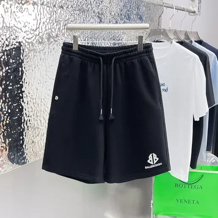 バレンシアガ ショートパンツ