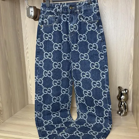 グッチ ジーンズ