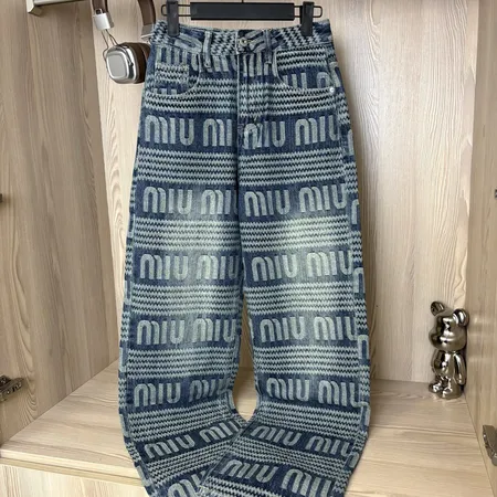 フェラガモ ジーンズ