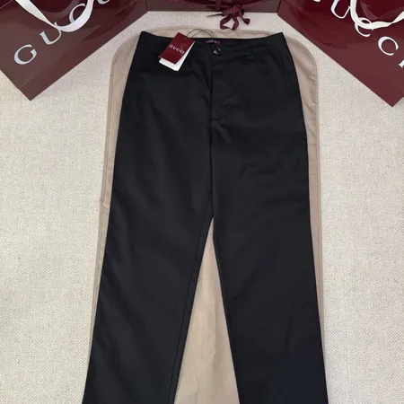 グッチ カジュアルパンツ