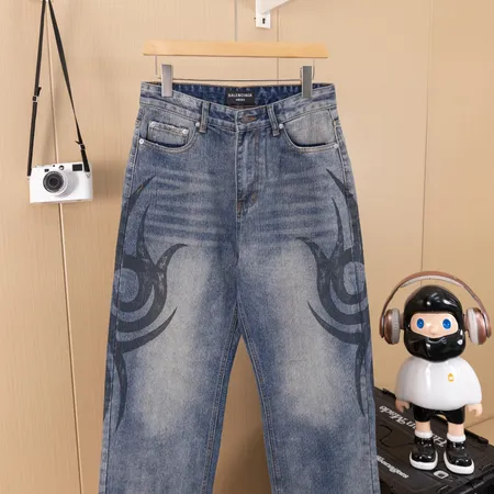 バレンシアガ ジーンズ