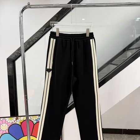 プラダ カジュアルパンツ