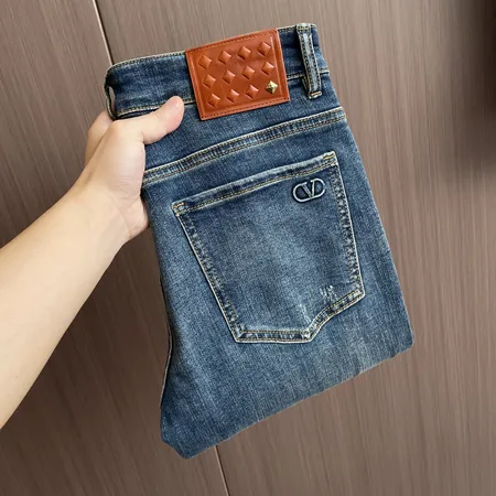 ヴァレンティノ ジーンズ