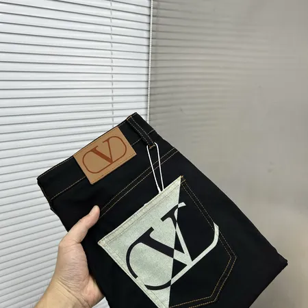 ヴァレンティノ ジーンズ