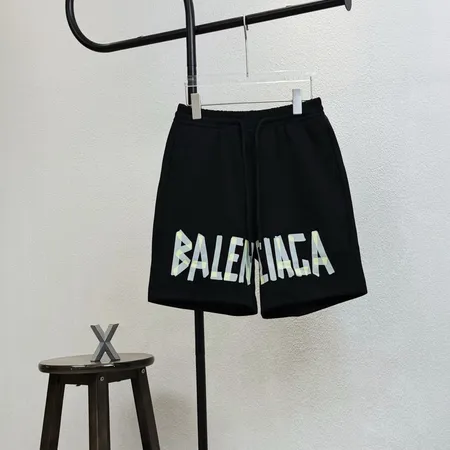 バレンシアガ ショートパンツ