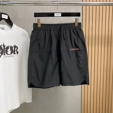 プラダ ショートパンツ