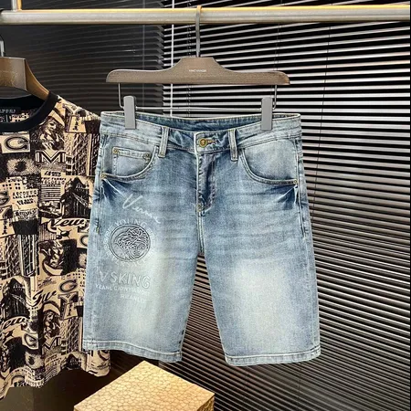 ヴェルサーチ ショートパンツ