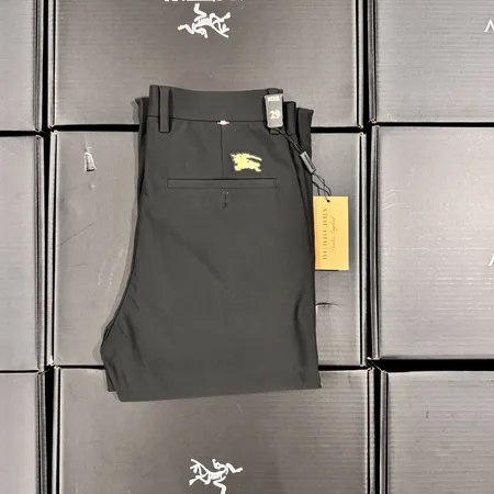 バーバリー ス カジュアルパンツ