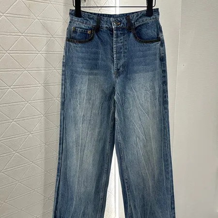 フェラガモ ジーンズ