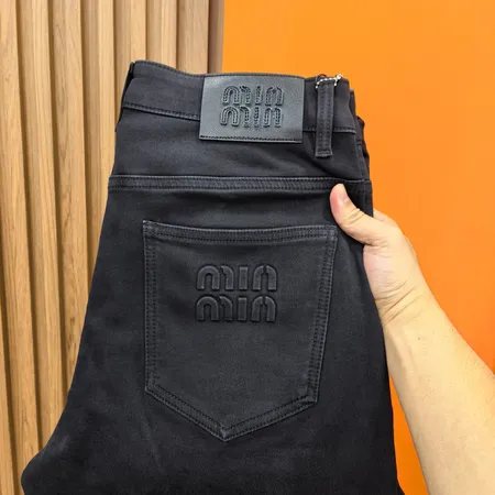 フェラガモ ジーンズ