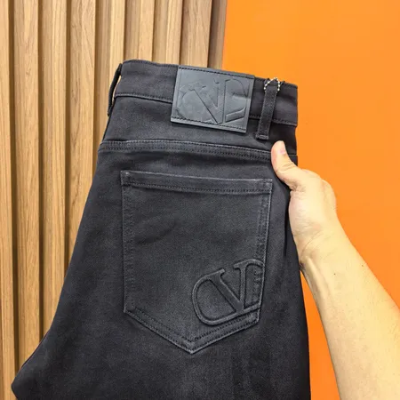 ヴァレンティノ ジーンズ