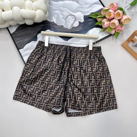 フェンディ ショートパンツ