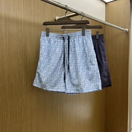 ヴェルサーチ ショートパンツ