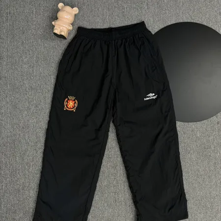 バレンシアガ カジュアルパンツ