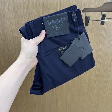 プラダ カジュアルパンツ