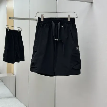 プラダ ショートパンツ