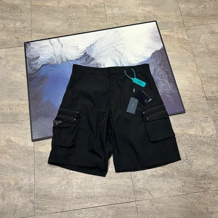 プラダ ショートパンツ