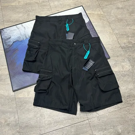 プラダ ショートパンツ