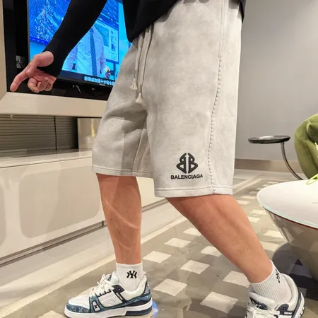 バレンシアガ ショートパンツ