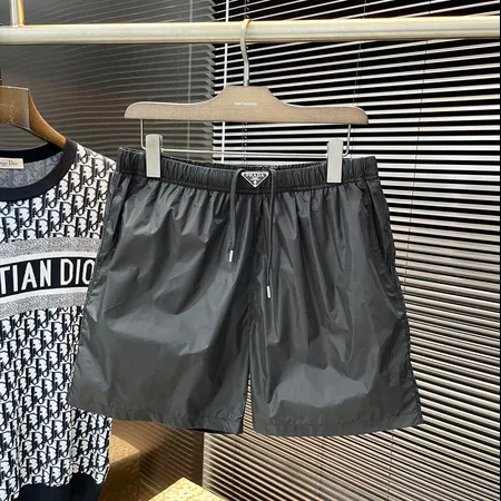 プラダ ショートパンツ