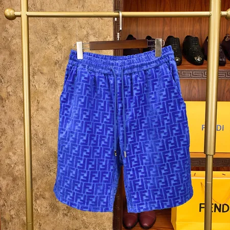 ヴェルサーチ ショートパンツ