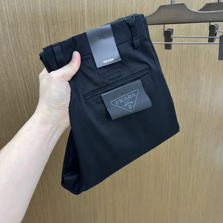 プラダ カジュアルパンツ
