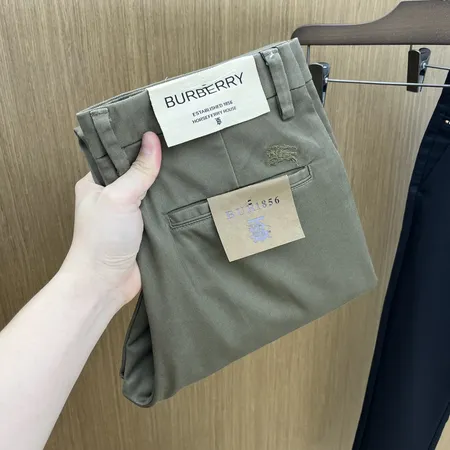 バーバリー ス カジュアルパンツ