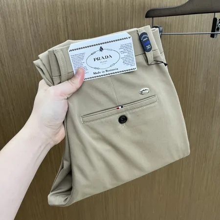 プラダ カジュアルパンツ