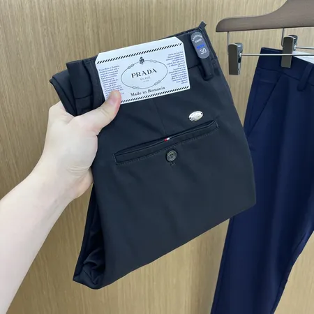 プラダ カジュアルパンツ