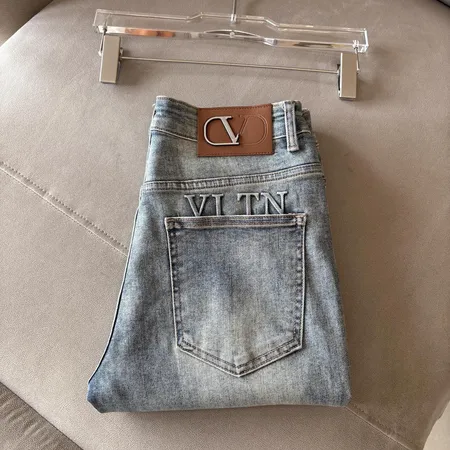 ヴァレンティノ ジーンズ