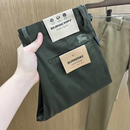 バーバリー ス カジュアルパンツ