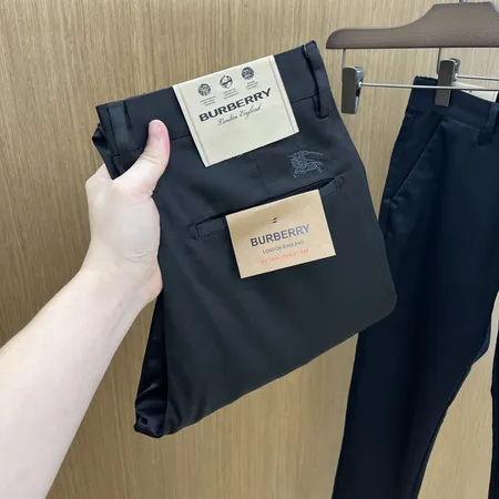 バーバリー ス カジュアルパンツ